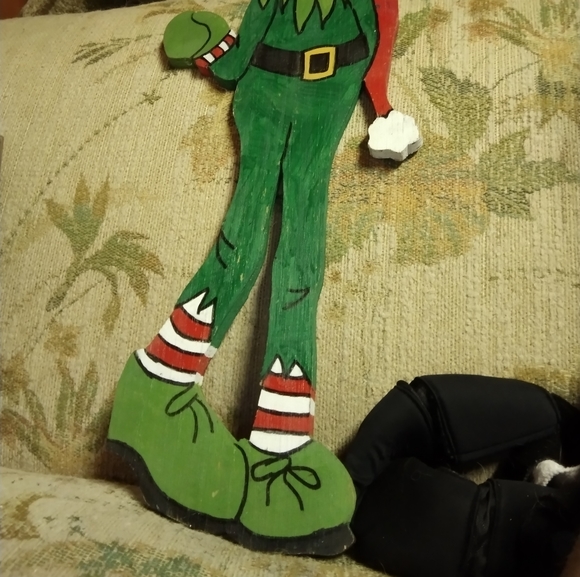 Elf with Santa stop here sign - Picture 2 of 3